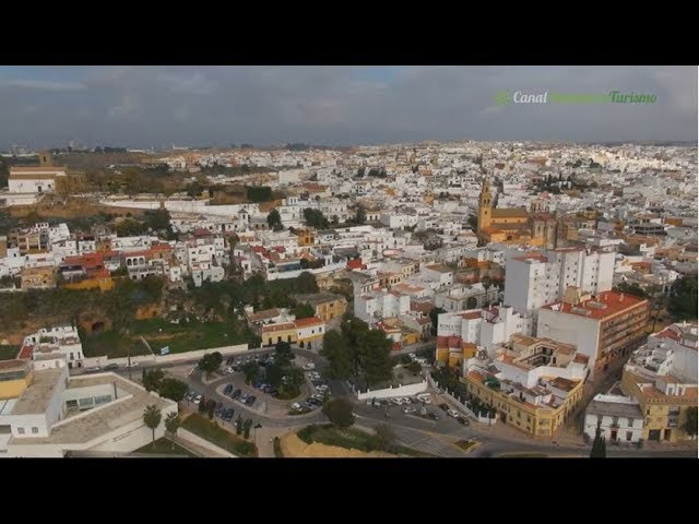 cuántos habitantes tiene alcalá de guadaira